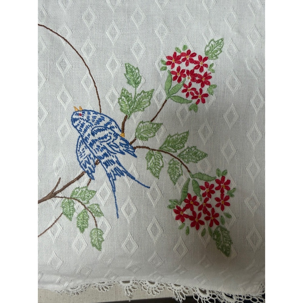 Vintage Hand Embroidered White Lace Trim Floral dresser scarf - Picture 4 of 6